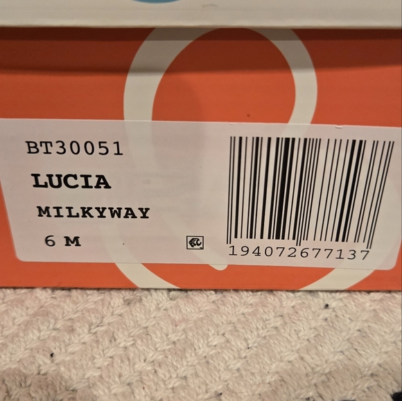 Baretraps Women's Size 6M Beige Ankle Boots - Picture 3 of 12